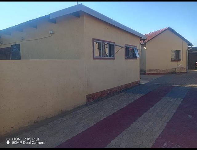 2 BEDROOM HOUSE FOR SALE IN SOSHANGUVE GG